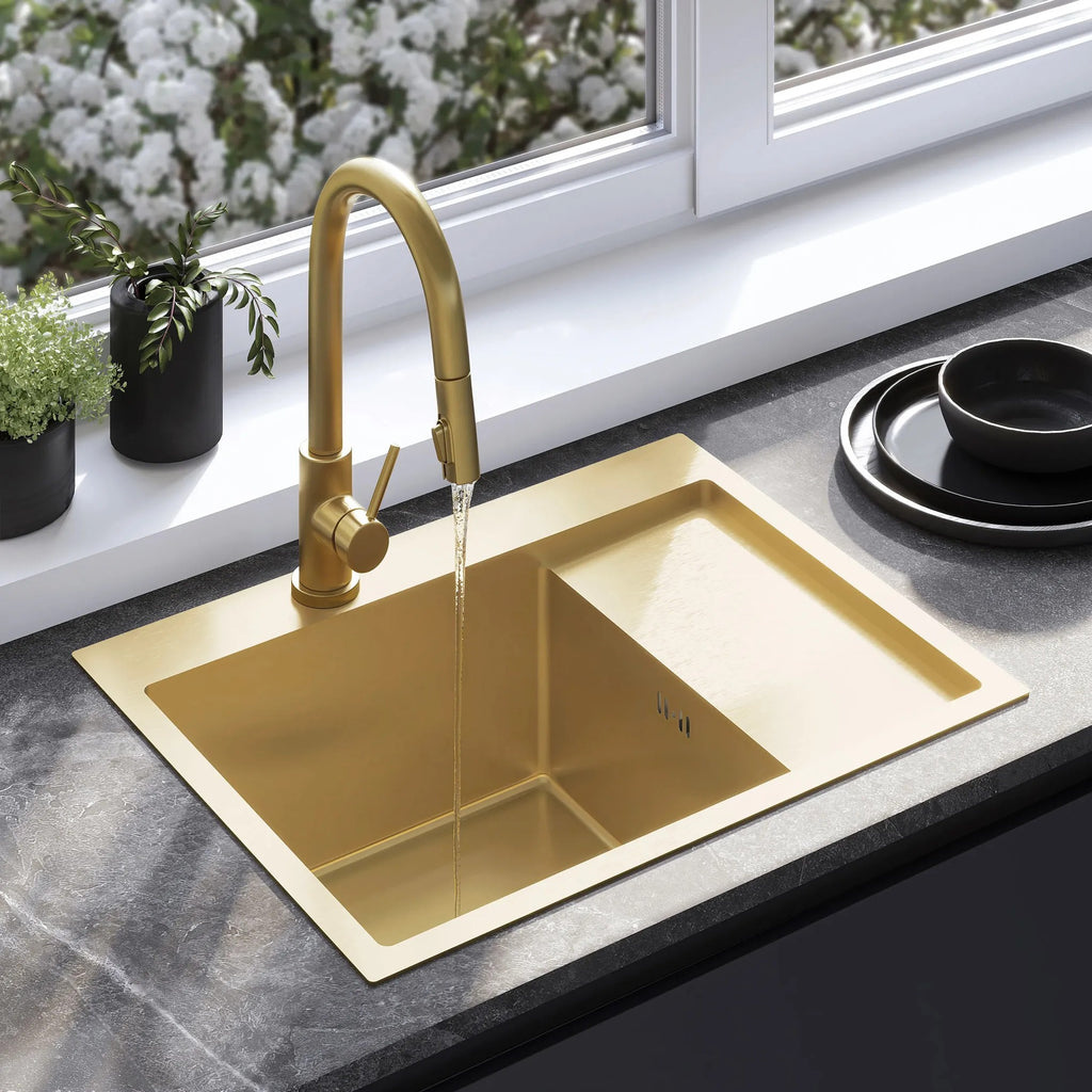 Oceľové umývadlo Fin BRUSH GOLD s kuchynskou batériou 1