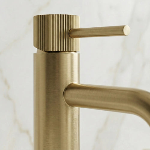 Kúpeľňová batéria Rea Lungo Stripe Brush Gold  2