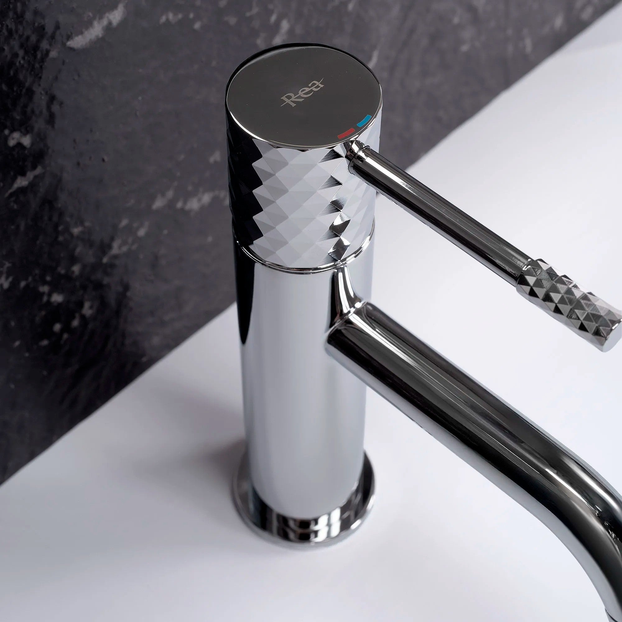 Rea Lungo Diamond umývadlová batéria Chrome Low  2