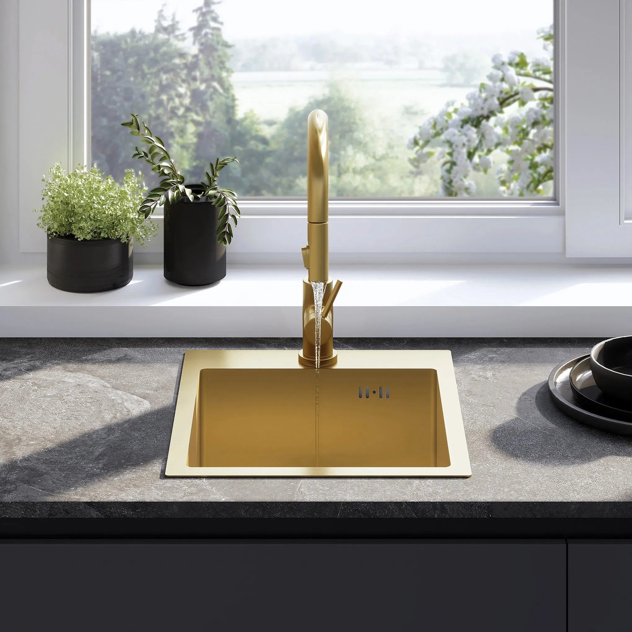 Oceľové umývadlo Leo 40 BRUSH GOLD s kuchynskou batériou 3