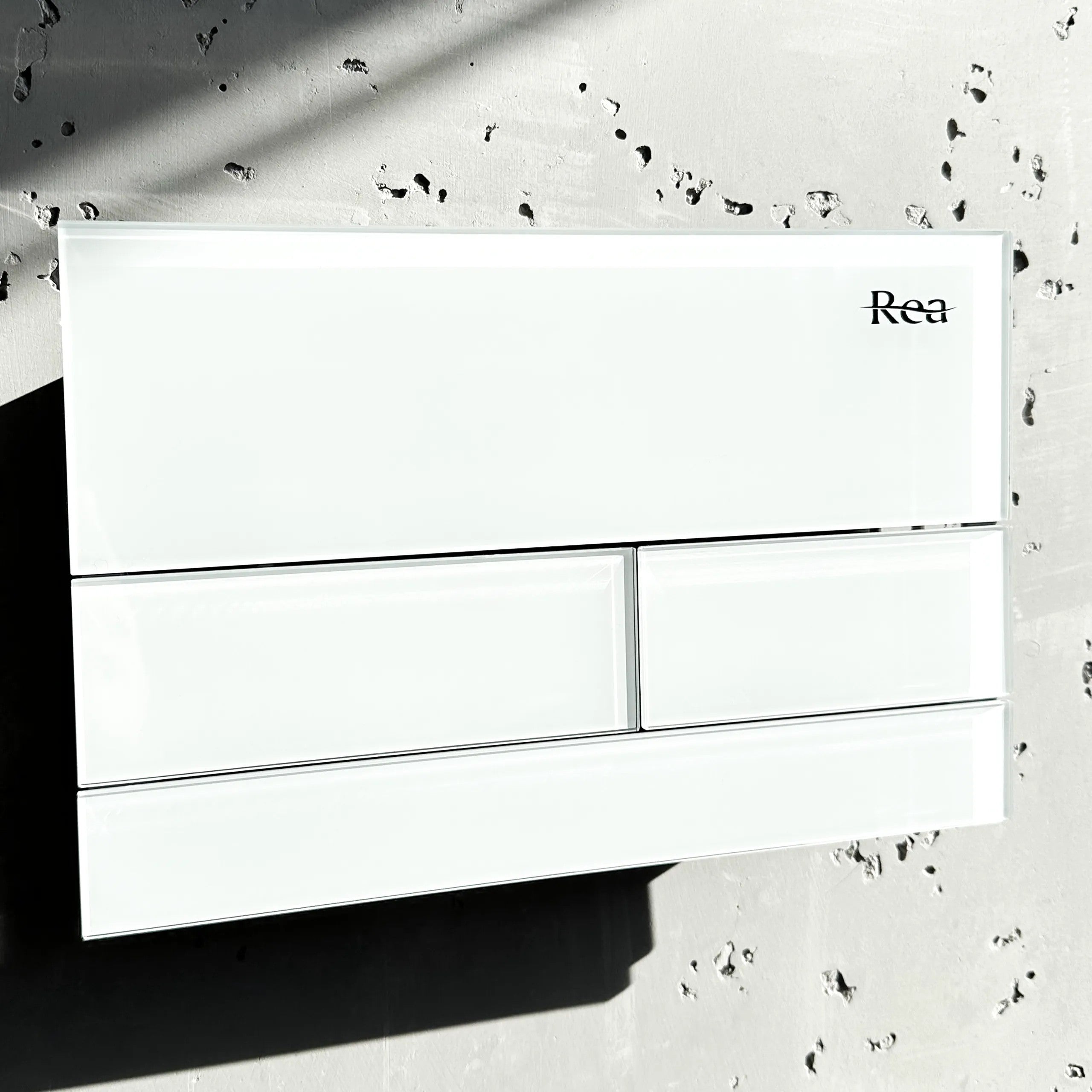 Ovládacie tlačidlo k podomietkovým systémom WC K011A-Q Rea T White Glass  3