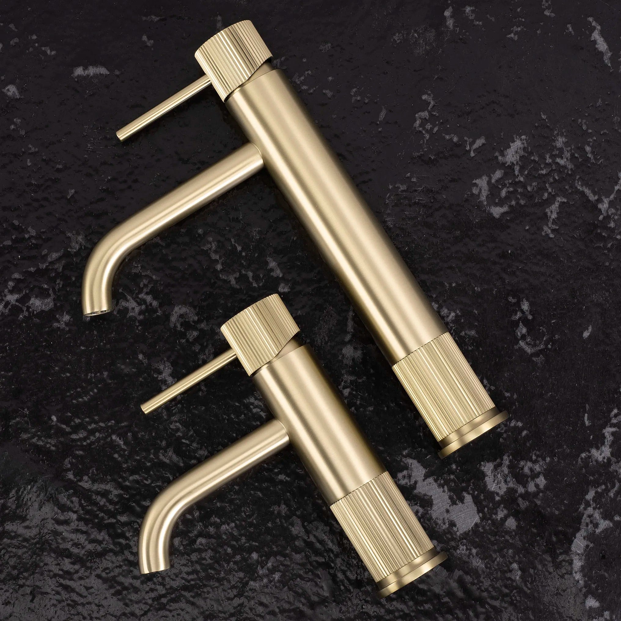 Kúpeľňová batéria Rea Lungo Stripe Brush Gold  3
