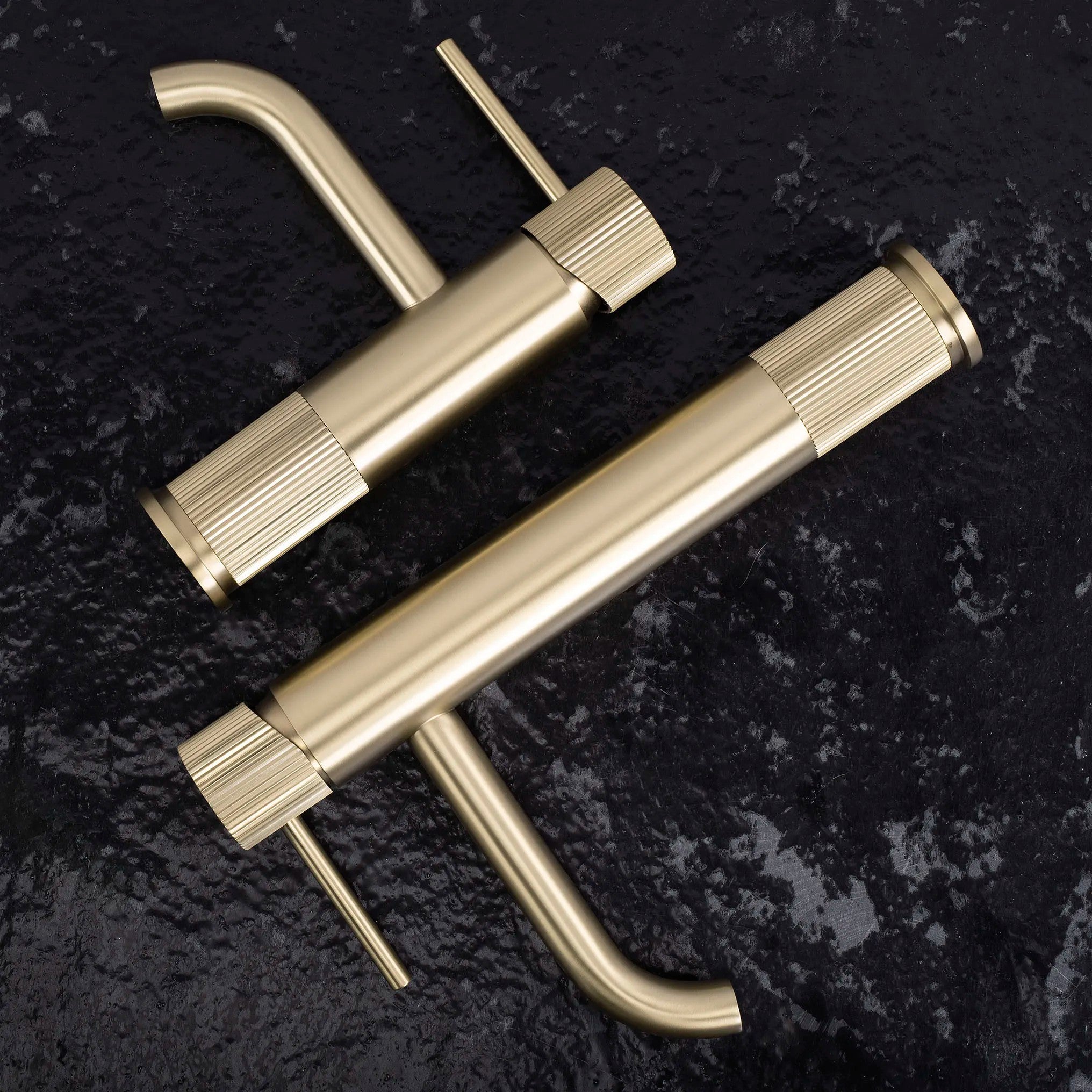 Kúpeľňová batéria Rea Lungo Stripe Brush Gold  4