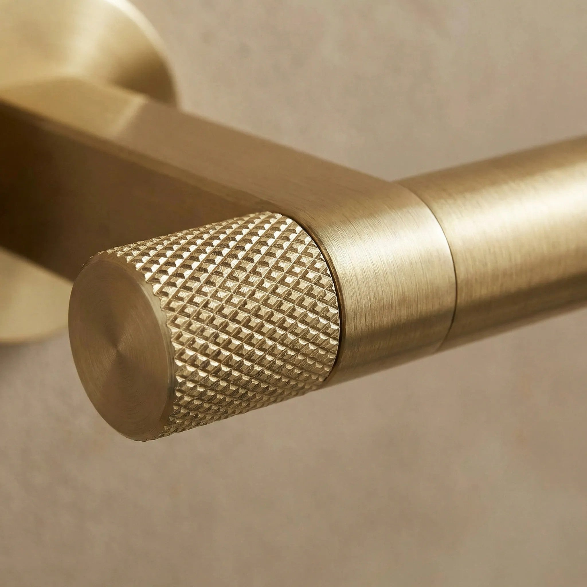 Kúpeľňový vešiak 39106 ORI Brush Gold  5
