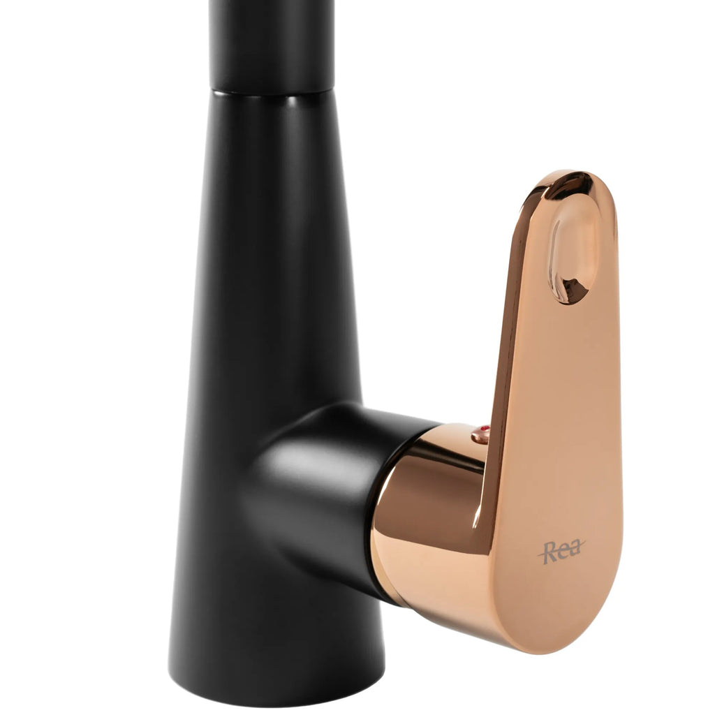 Kuchynská batéria Rea Mild black mat rose gold  6