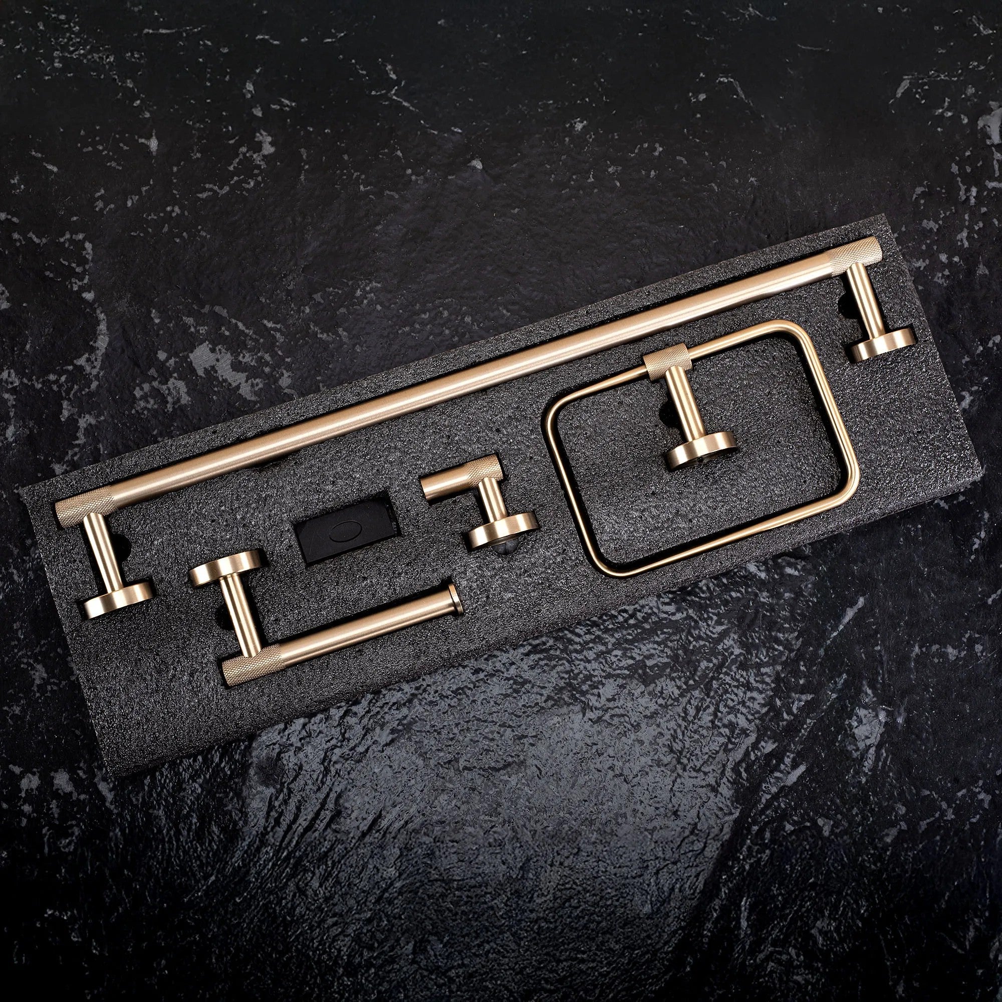 Sada kúpeľňových doplnkov GRID Brush Gold 4 kusy  7