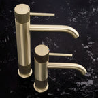 Kúpeľňová batéria Rea Lungo Stripe Brush Gold  8