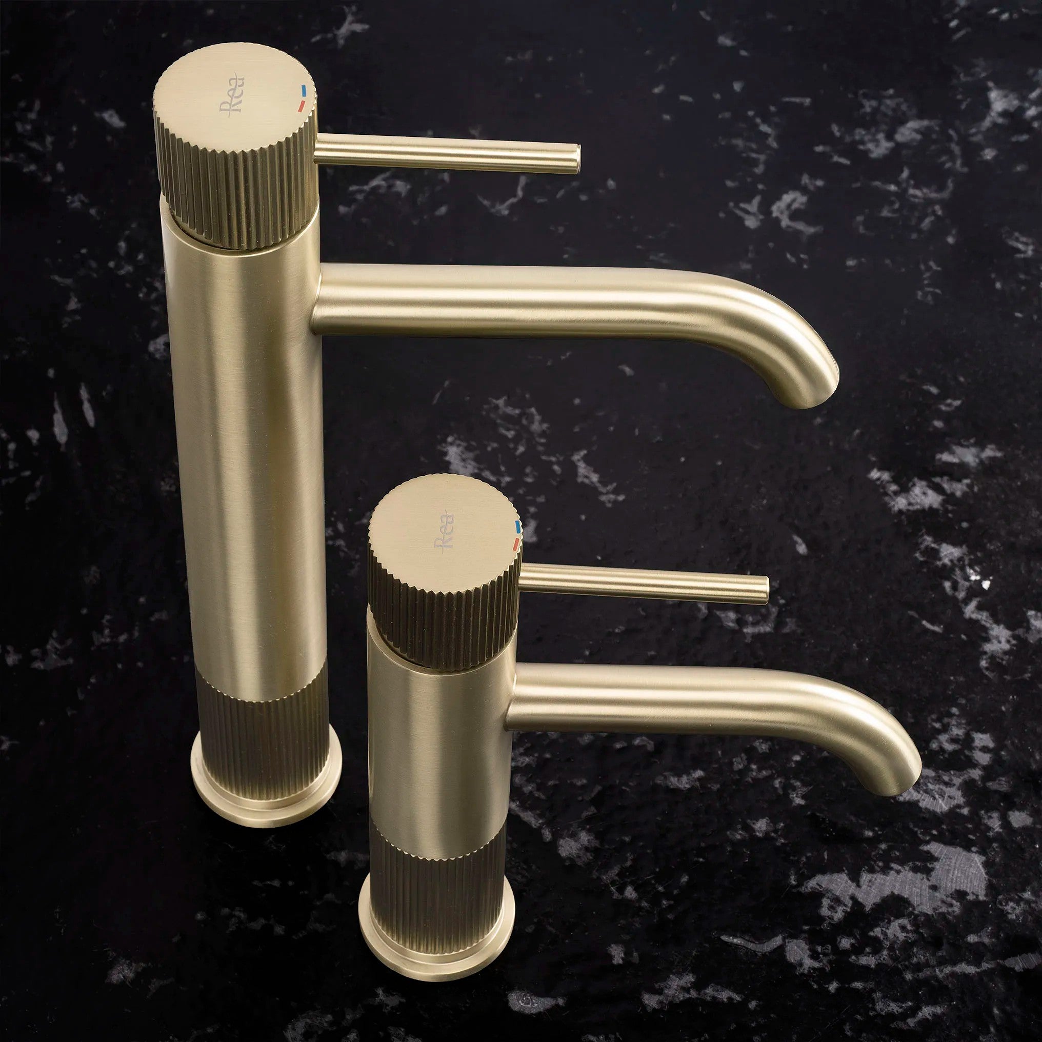 Kúpeľňová batéria Rea Lungo Stripe Brush Gold  8