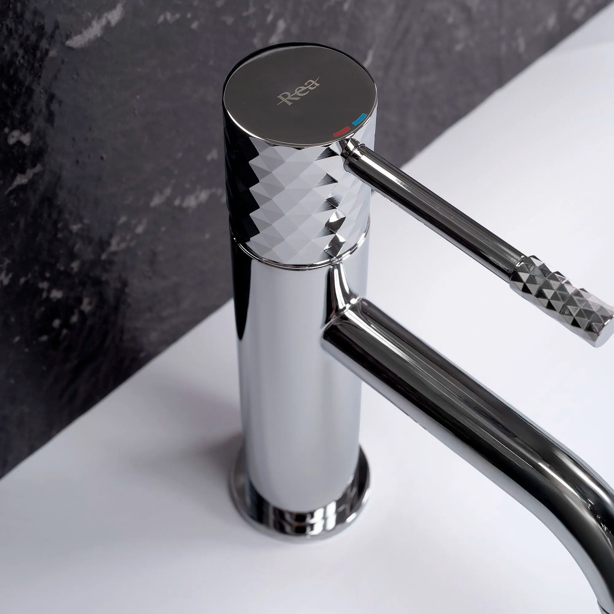 Rea Lungo Diamond umývadlová batéria Chrome Low  8