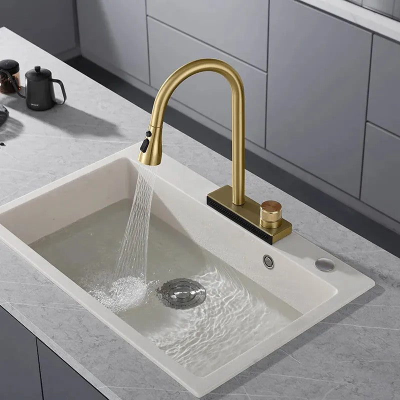 Kuchynská batéria REA CONOR BRUSH GOLD  8